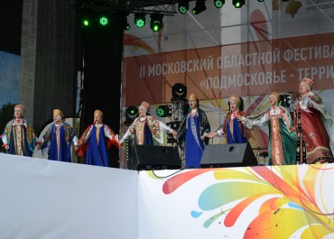 А потыкаю-ка я палочкой наших небратьев-украиньцев.