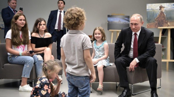 «Россия, устремленная в будущее»: в День знаний школьники выучат важнейший для страны урок