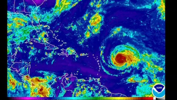 Ураган "Ирма" набирает силу