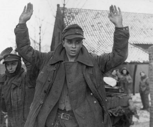 Как эсэсовцу грамотно сдаться в плен красноармейцам, чтобы не пристрелили?