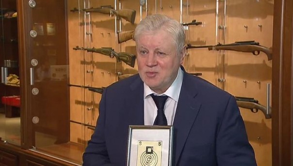 Оружейное импортозамещение: Сергею Миронову показали новейшие винтовки