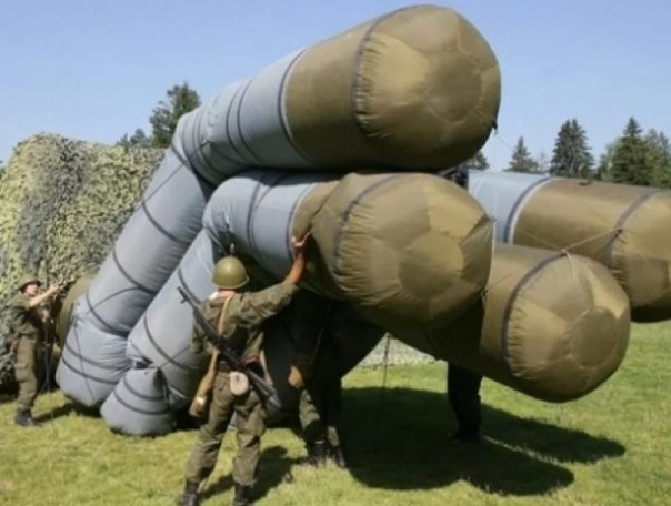 Минобороны сформировало «надувной» полк