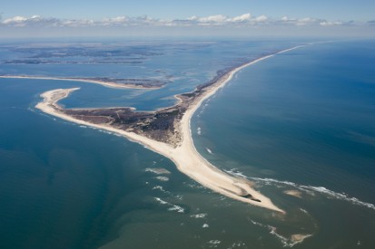 В районе Бермудского треугольника поднялся загадочный остров