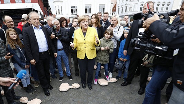 Меркель заявила о готовности G7 ужесточить санкции против России