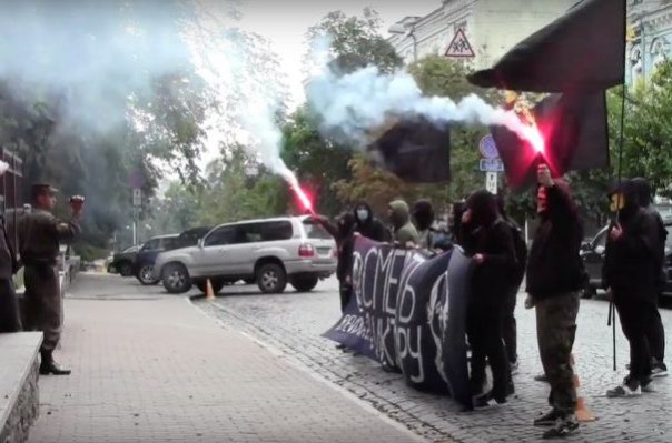 Украинская анархия под стенами посольства Беларуси