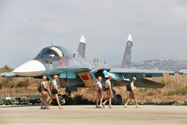 Минобороны РФ опубликовало видео уничтожения позиций террористов в Сирии
