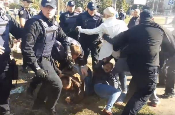 В Киеве произошла очередная драка между активистами и полицией