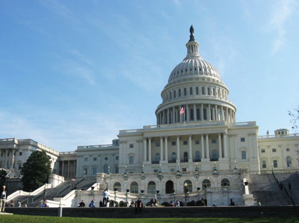 Американское экспертное сообщество считает, что Конгресс толкает Баку в объятия Кремля