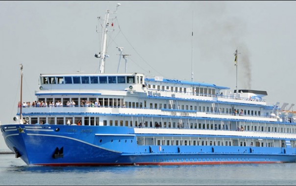 Россия купила у Украины круизный теплоход