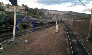 В Забайкалье с рельсов сошли несколько платформ с военной техникой