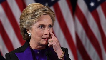 Американцы отправляют Клинтон на пенсию