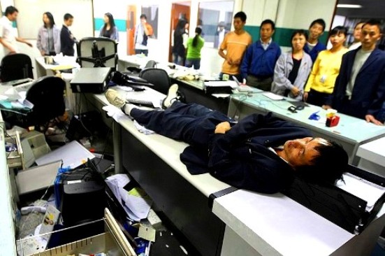 Японская журналистка умерла от усталости