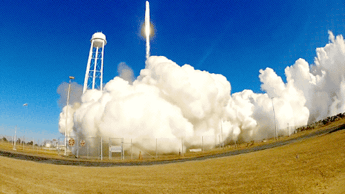 Российское посольство предложило журналисту The Times лететь в космос на iPhone