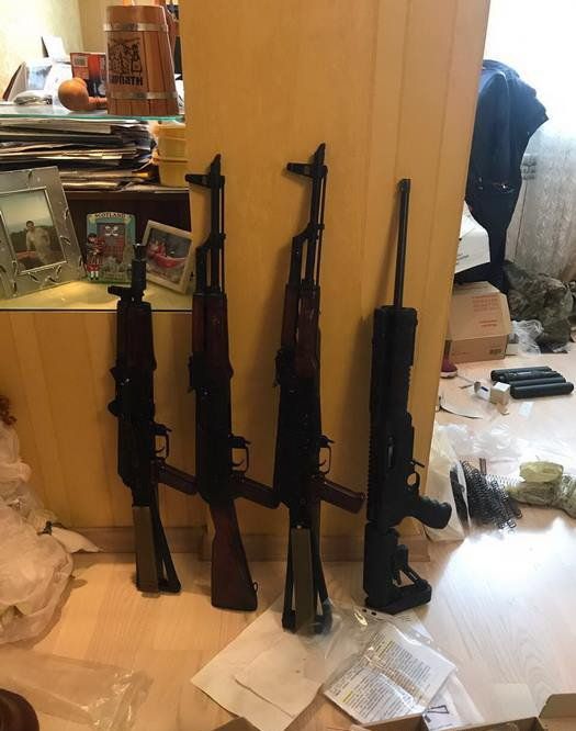 Житель Киева открыл интернет-магазин для торговли оружием из зоны "АТО"