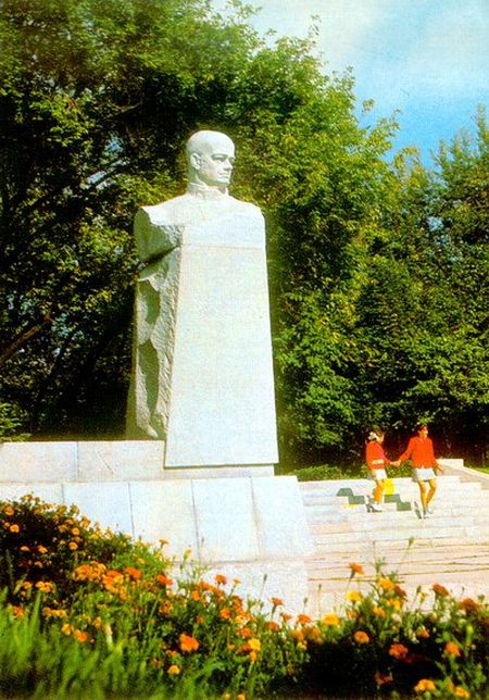 «Феликс Эдмундович Крывонис». Они возвращаются... Владимир Скачко