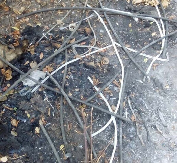 Сотрудники Укртелекома «подрабатывали» вырезанием кабеля