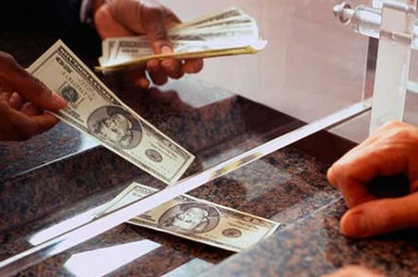 На Украине хотят сделать предоставление банковских услуг только при наличии налоговой декларации