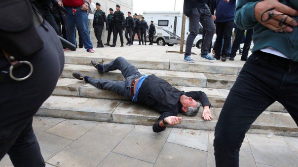 Власти Каталонии сообщили о 337 пострадавших в стычках с полицией