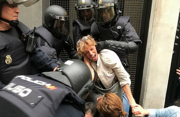 Еврокомиссия назвала незаконным референдум в Каталонии