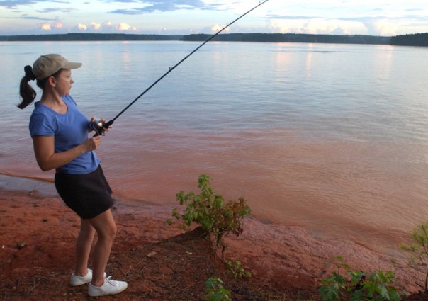 Если б не зловредная соседка, я так бы и не узнала, что муж делает на рыбалке