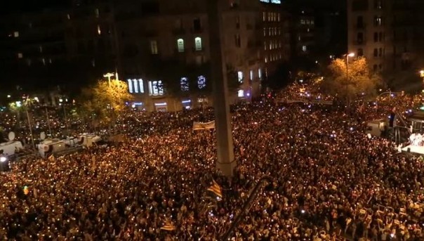 Центр Барселоны заполнили недовольные каталонцы