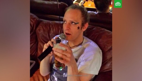 ДБ! Британец стал доктором философии по групповому сексу