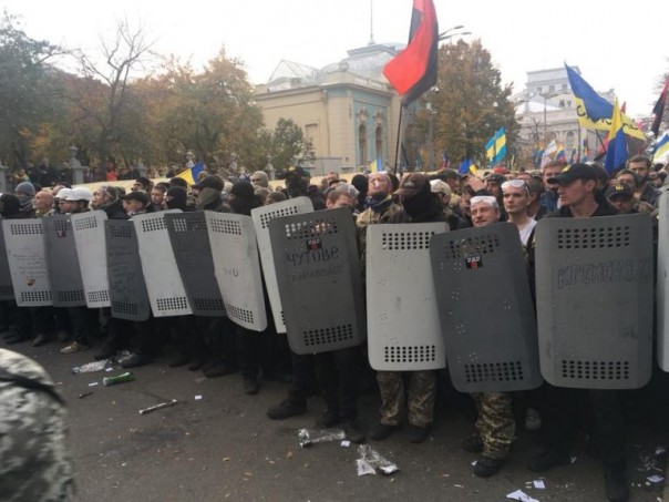 Боевики АТО созвали свое вече раньше Саакашвили — чтобы объявить о радикализации протеста