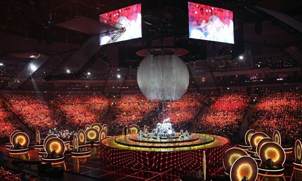 Фестиваль молодежи и студентов завершился грандиозным шоу. Церемония закрытия Фестиваля молодежи и студентов в Сочи