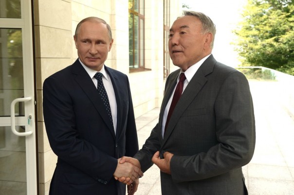 Путин поздравил президента Казахстана с 25-летием отношений между Москвой и Астаной