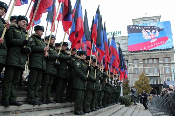 Уверен, что настанет тот день, когда наш флаг будет реять над всеми городами бывшей Донецкой области – Глава ДНР Александр Захарченко