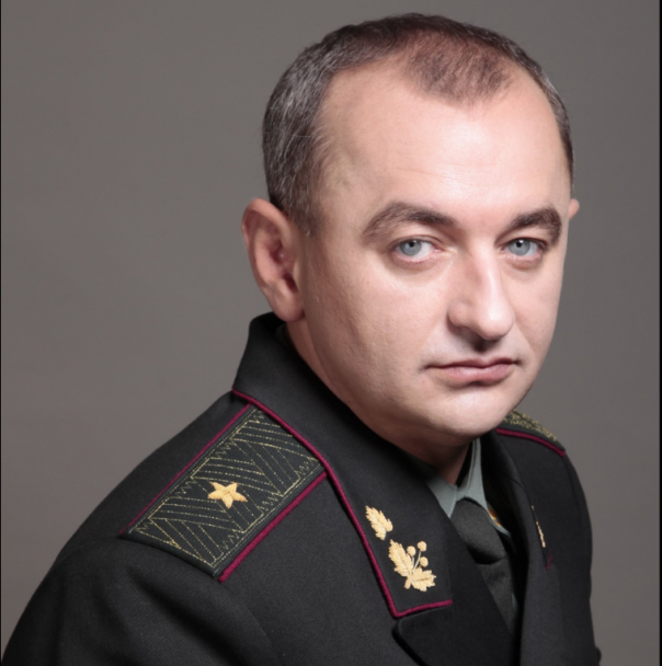 Небоевые потери превышают 10 тыс человек - Матиос