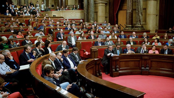 Парламент Каталонии объявил о независимости от Испании
