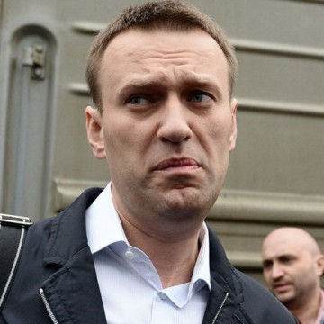 Навальный сегодня сядет? Эксперты ждут решения суда, чтобы расставить точки над И