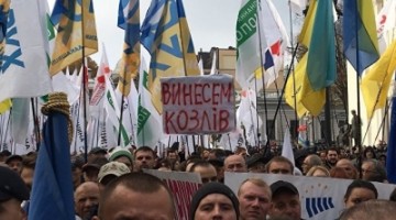 Марков: Порошенко устоит, свергнуть его палатками не удастся