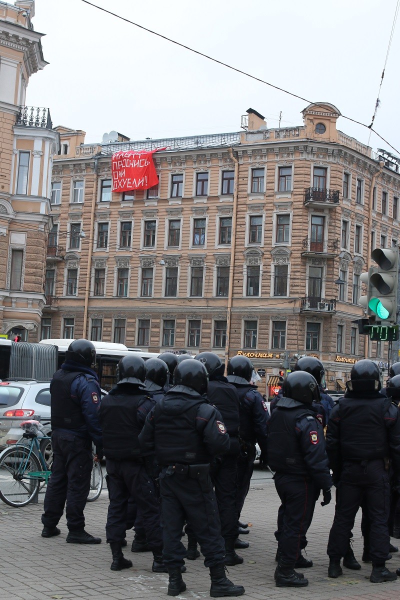 В Питере активисты пытались разбудить Ильича