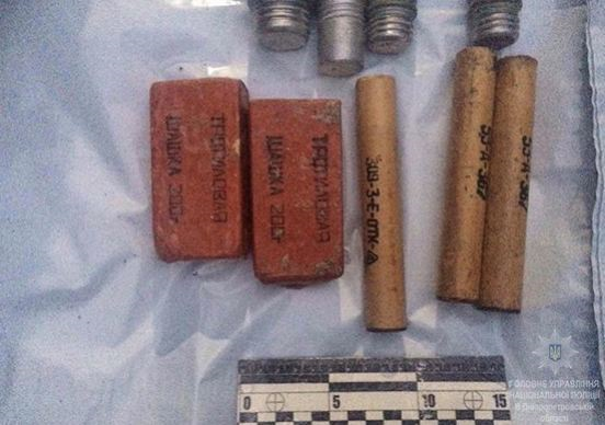 В Никополе полицейские нашли авто, начиненное взрывчаткой и оружием