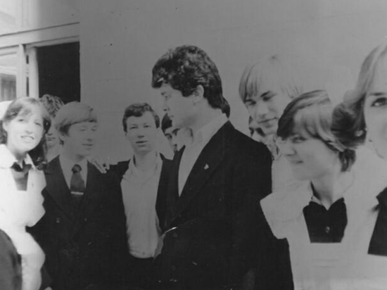 На малой родине Порошенко жалеют, что в детстве не убили его в лифте