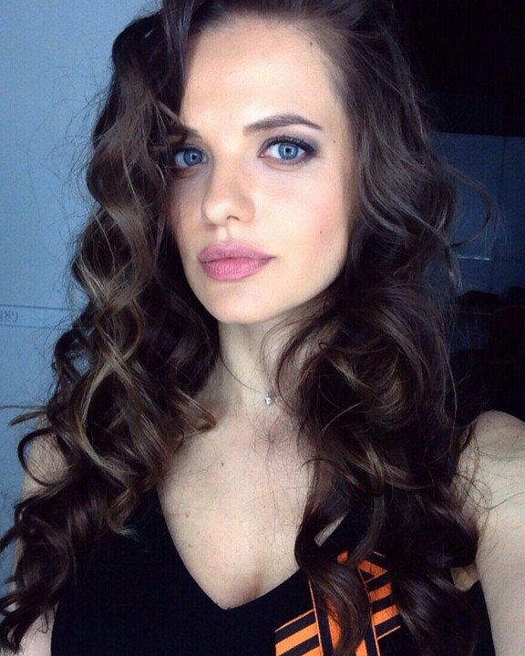 Обороняш и бомба массового поражения. Реакция соцсетей на назначенную пресс-секретарём Шойгу 26-летнюю Россияну Марковскую