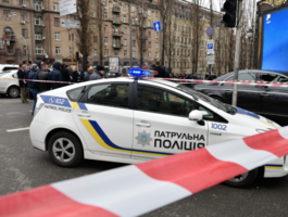 В Киеве пассажиры трамвая устроили самосуд над водителем BMW — видео