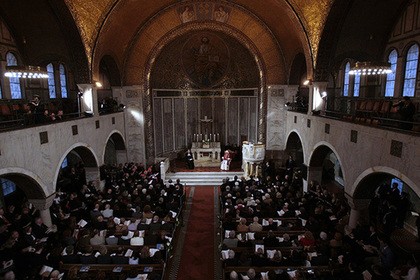 Шведские церковники отказались считать Бога мужчиной