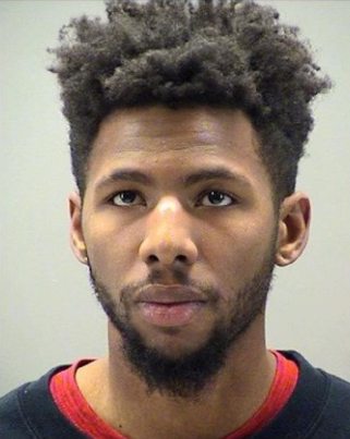 Полицейский случайно вырубил напарника шокером во время задержания (видео)