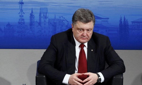 Зачем Порошенко военное положение в Киеве