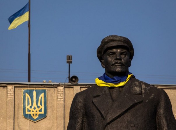Коммунизм «съел» декоммунизаторов