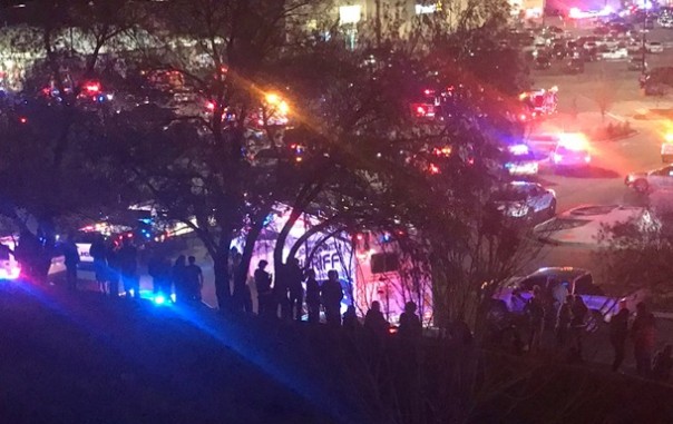 В Колорадо мужчина устроил стрельбу возле универмага