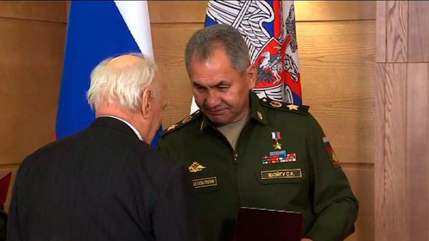 Шойгу вручил «забытый» орден ветерану Великой Отечественной войны