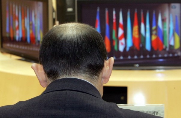 Мелкий пакостник кусает Россию