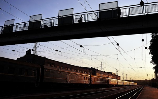 Реформа УкрЗализнЫци удалась: На Закарпатье пассажирам пришлось толкать поезд