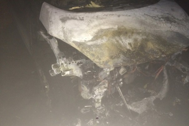 На окраине Харькова подожгли четыре авто