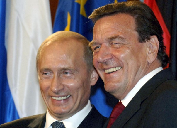 Герхард Шредер пристыдил Киев за войну против народа и похвалил Путина