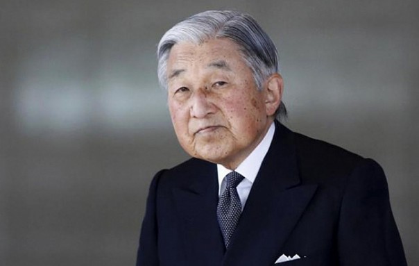 Император Акихито уходит, чтобы не совмещать траур и торжества